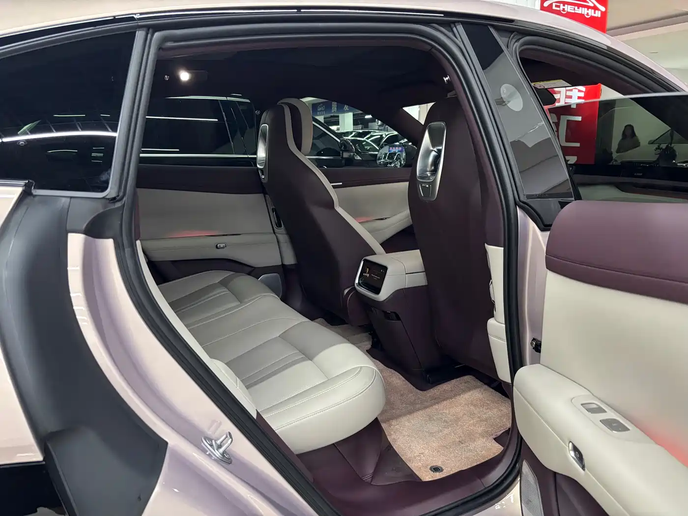 Xiaomi Auto Xiaomi YU7 2025 Extended Range AWD Pro фото 11