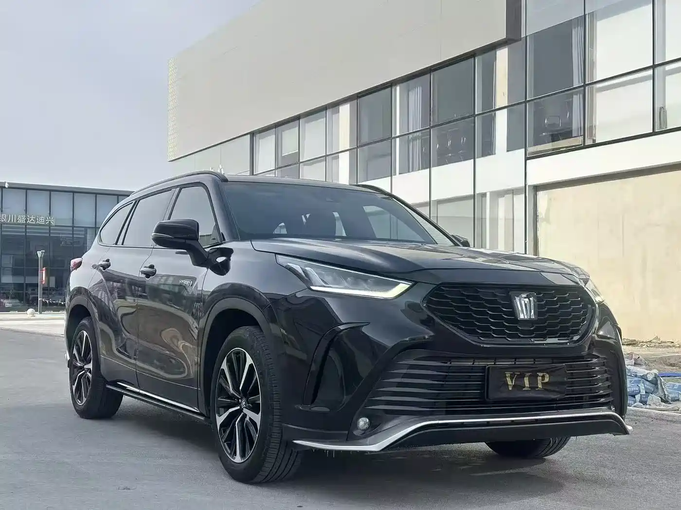 Toyota Crown Kluger 2023 2.5L HEV AWD Luxury Edition фото 2