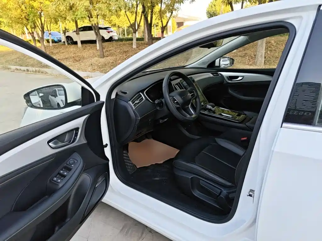 Photo 16 - Roewe i6 MAX EV