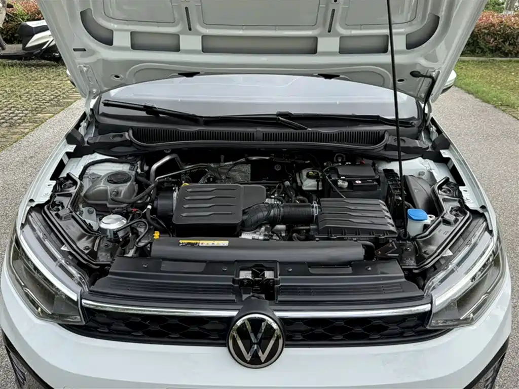 Volkswagen Lavida 2023 New Sharp 1.5L Auto Premium Edition фото 3