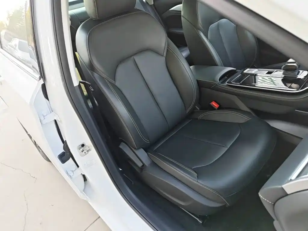 Photo 25 - Roewe i6 MAX EV