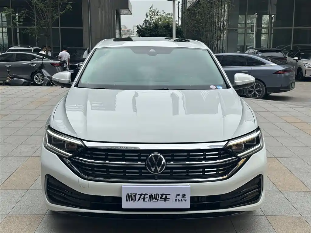 Volkswagen Sagitar 2023 300TSI DSG Surpassing Edition фото 3