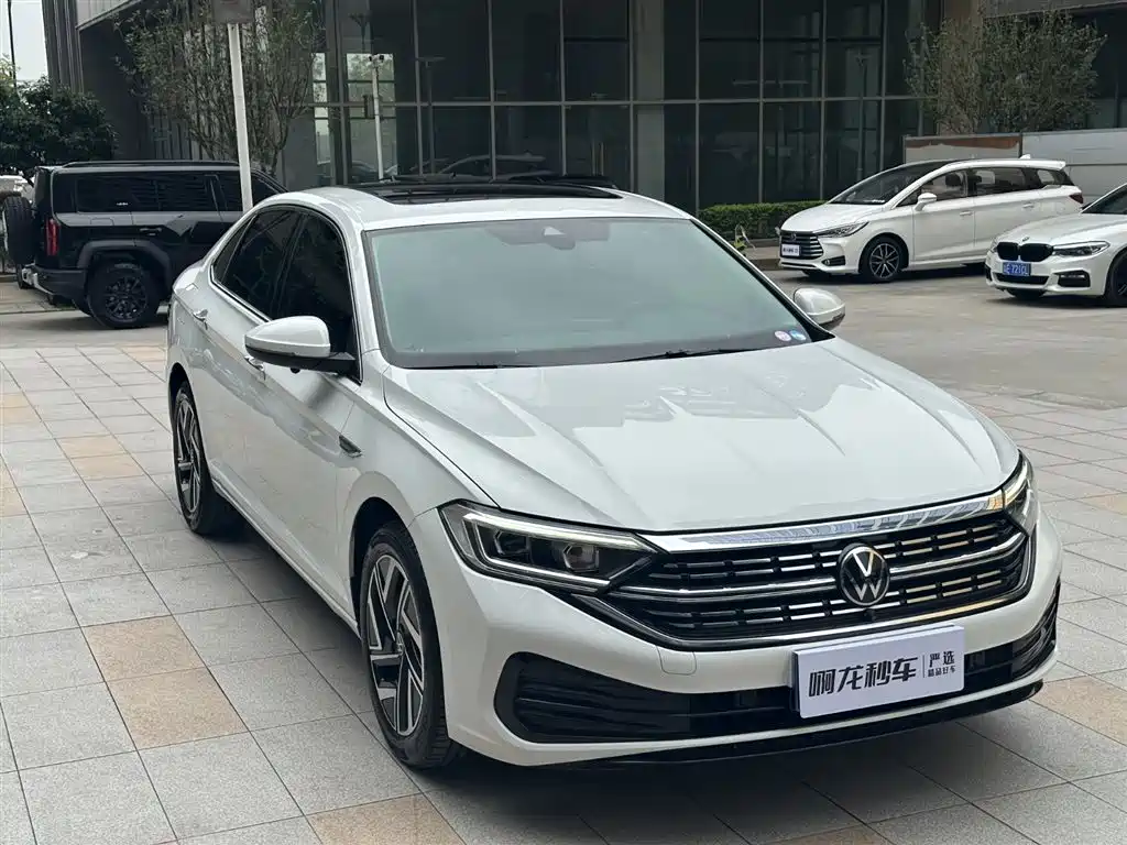Volkswagen Sagitar 2023 300TSI DSG Surpassing Edition фото 4