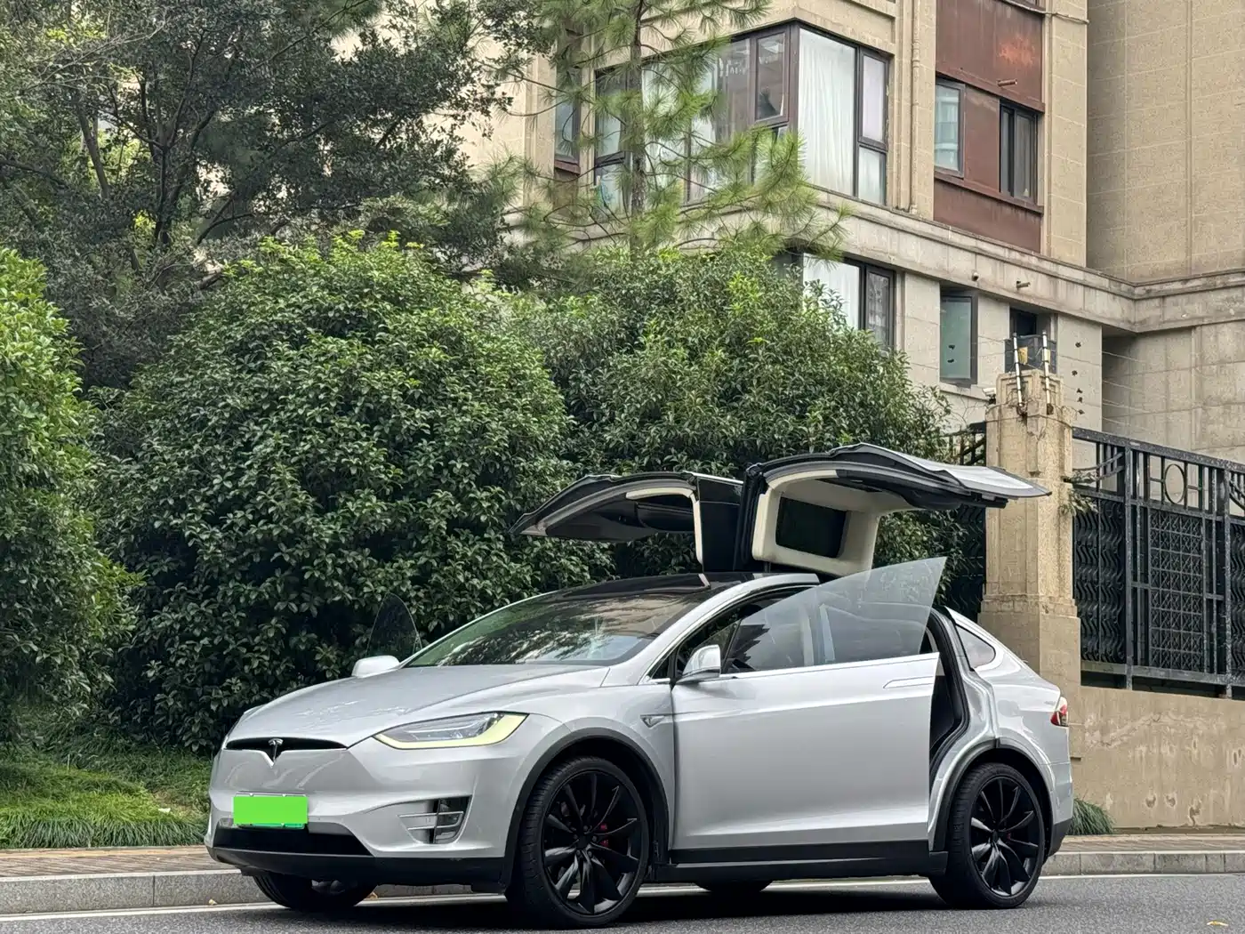 Tesla Model X 2017 2016 Model X P90D