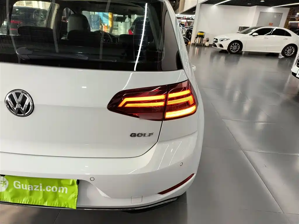 Volkswagen Golf 2018 1.6L Automatic Comfort фото 8