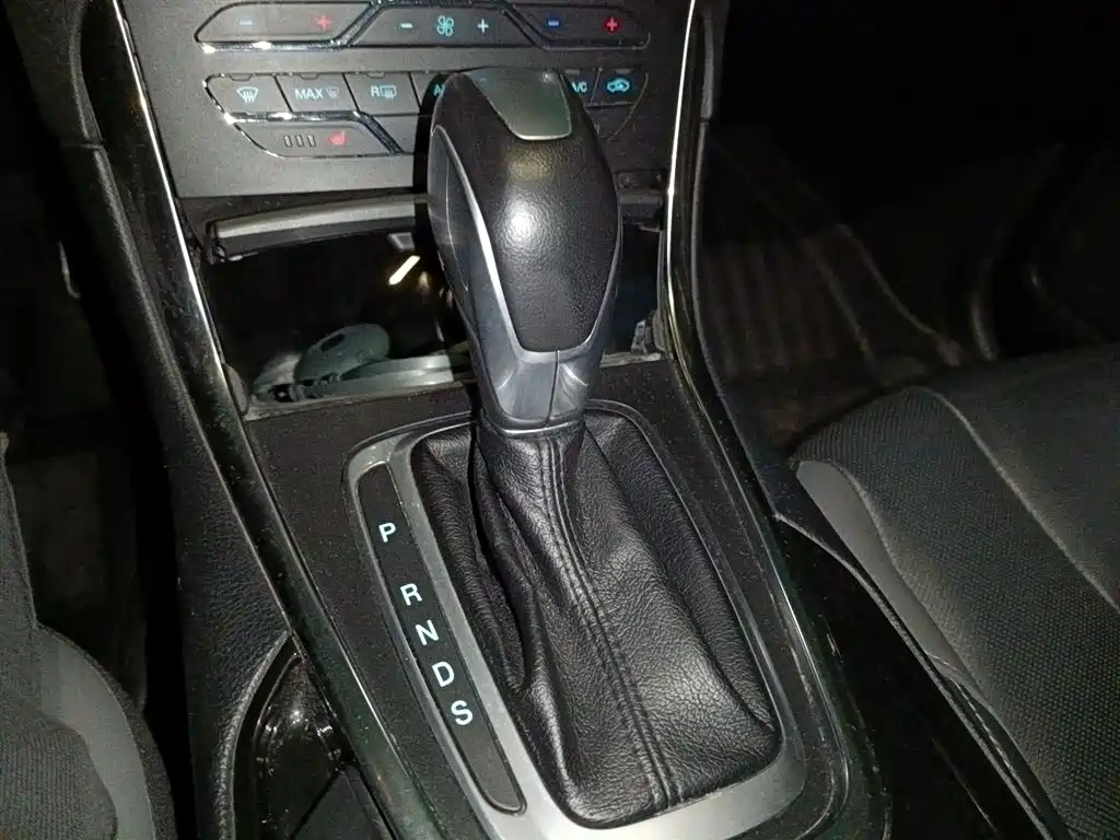 Фото 7 - Ford Edge