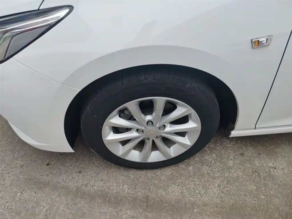 Chevrolet Cruze 2018 320 Automatic Pioneer Sunroof Edition фото 23
