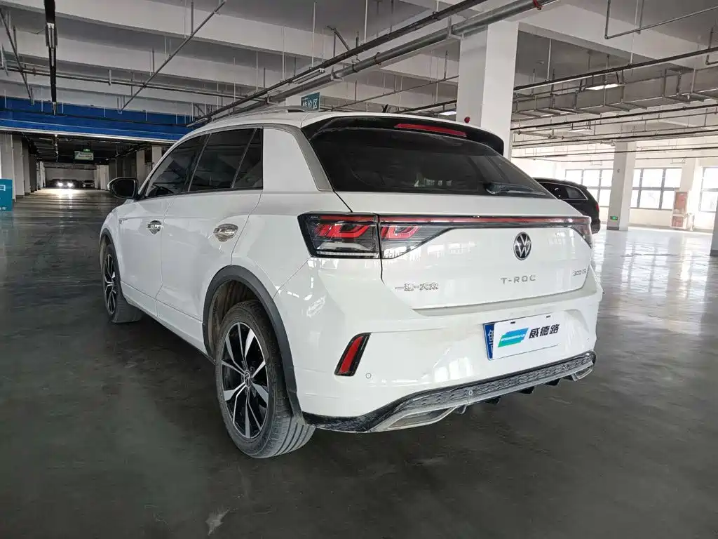Photo 4 - Volkswagen T-ROC