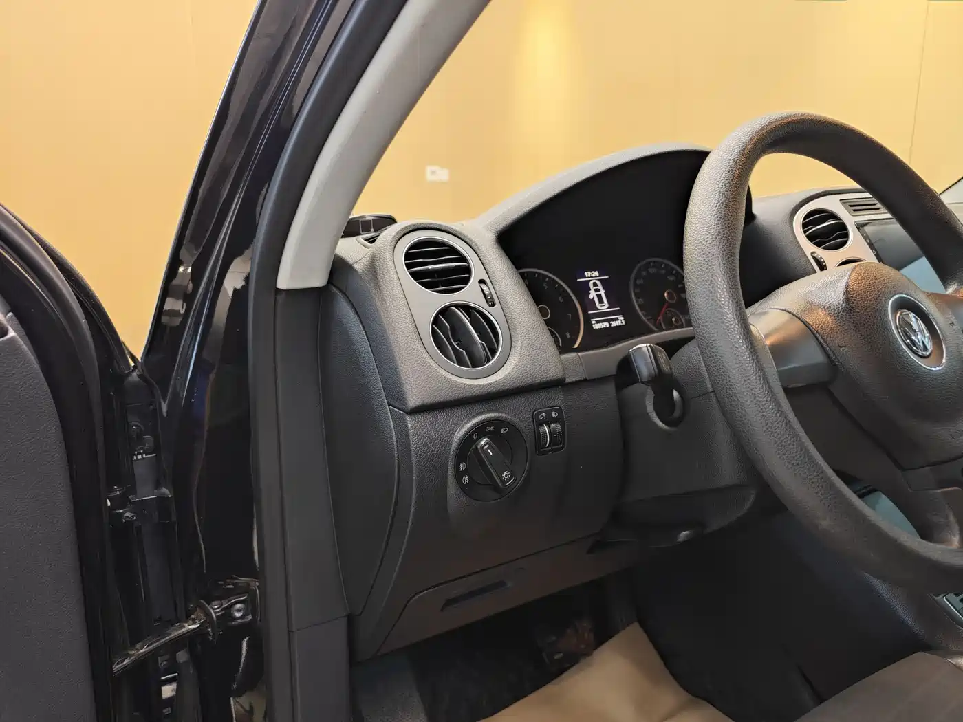 Volkswagen Tiguan 2013 1.8TSI Auto 2WD Trend Edition фото 11