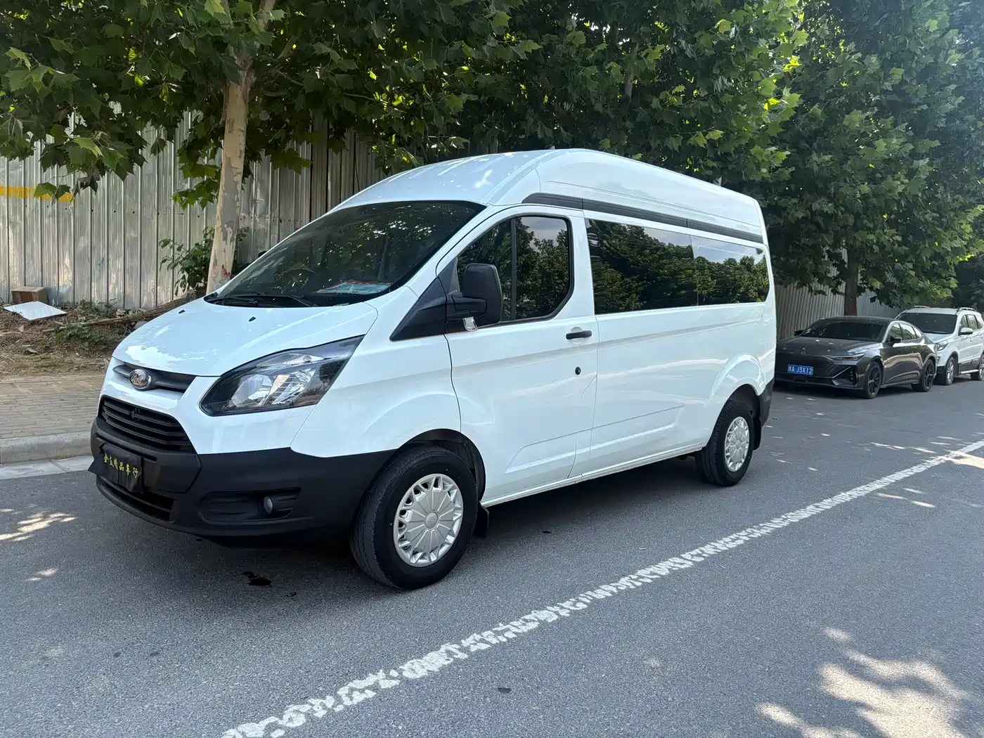 Ford Transit 2019 2.0T Gasoline Automatic Multi-Purpose Commercial Vehicle Medium Wheelbase Medium Roof 6-Seater China VI