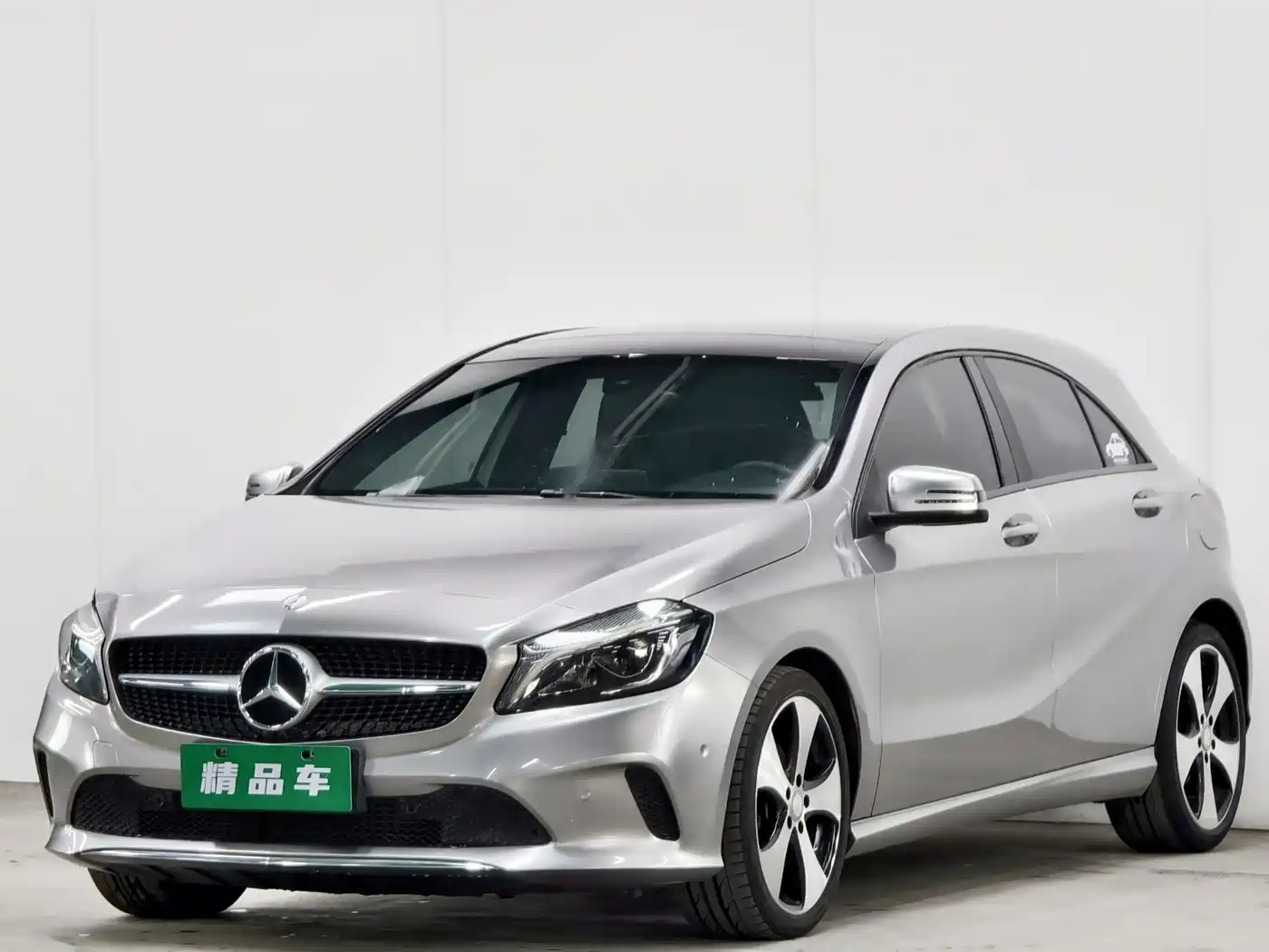 Mercedes-Benz A-Class (Import) 2017 A 200 Fashion Edition
