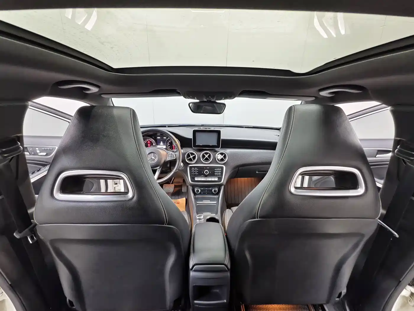 Mercedes-Benz A-Class (Import) 2017 A 200 Fashion Edition фото 10