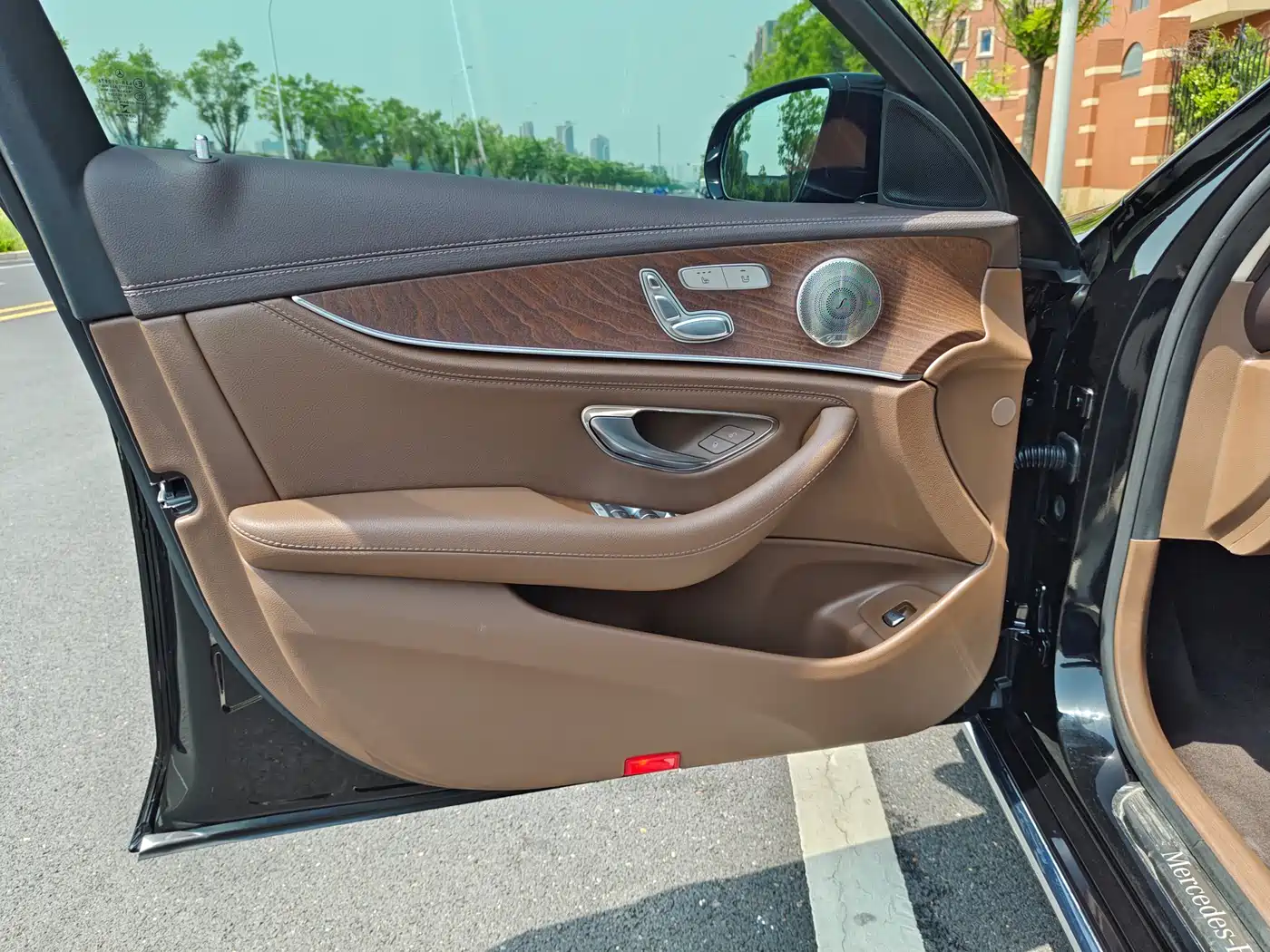 Mercedes-Benz E-Class 2022 Second Facelift E 300 L Luxury фото 27