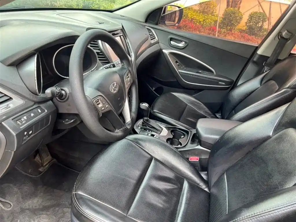 Hyundai Santa Fe 2013 Model 2.4L Automatic 2WD Comfort фото 6