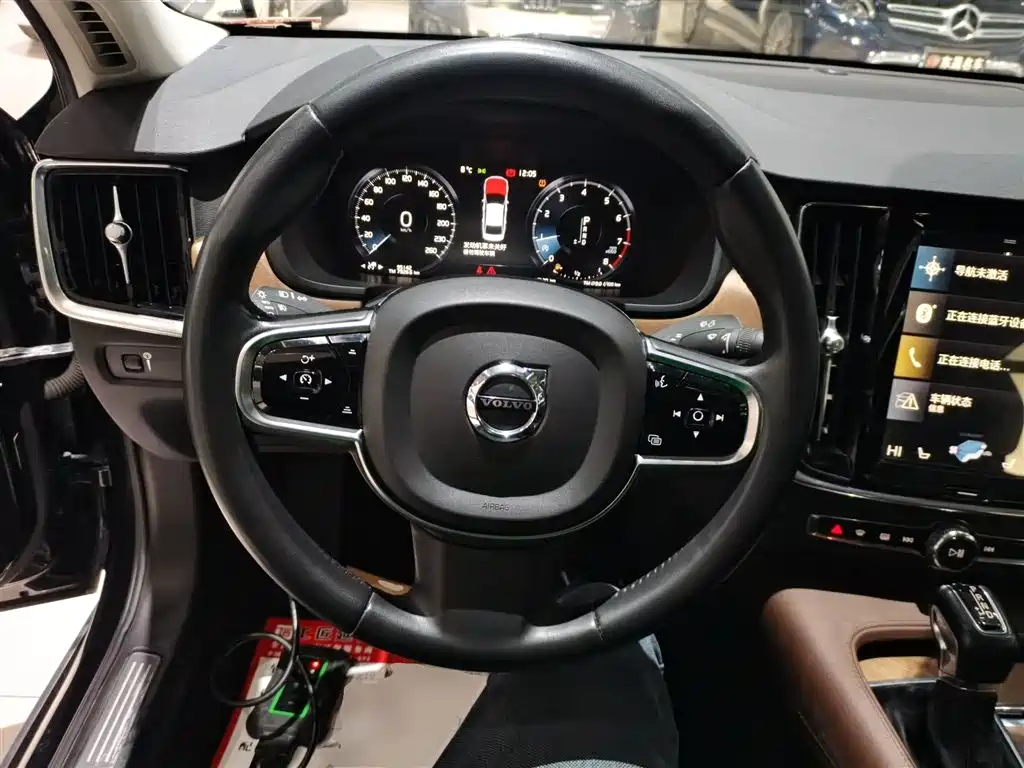Фото 3 - Volvo S90