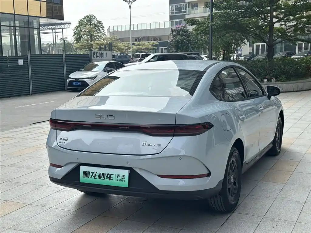 BYD Qin PLUS 2025 DM-i Smart Drive 55KM Leader фото 20