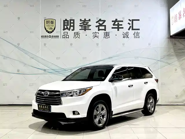 TOYOTA HIGHLANDER