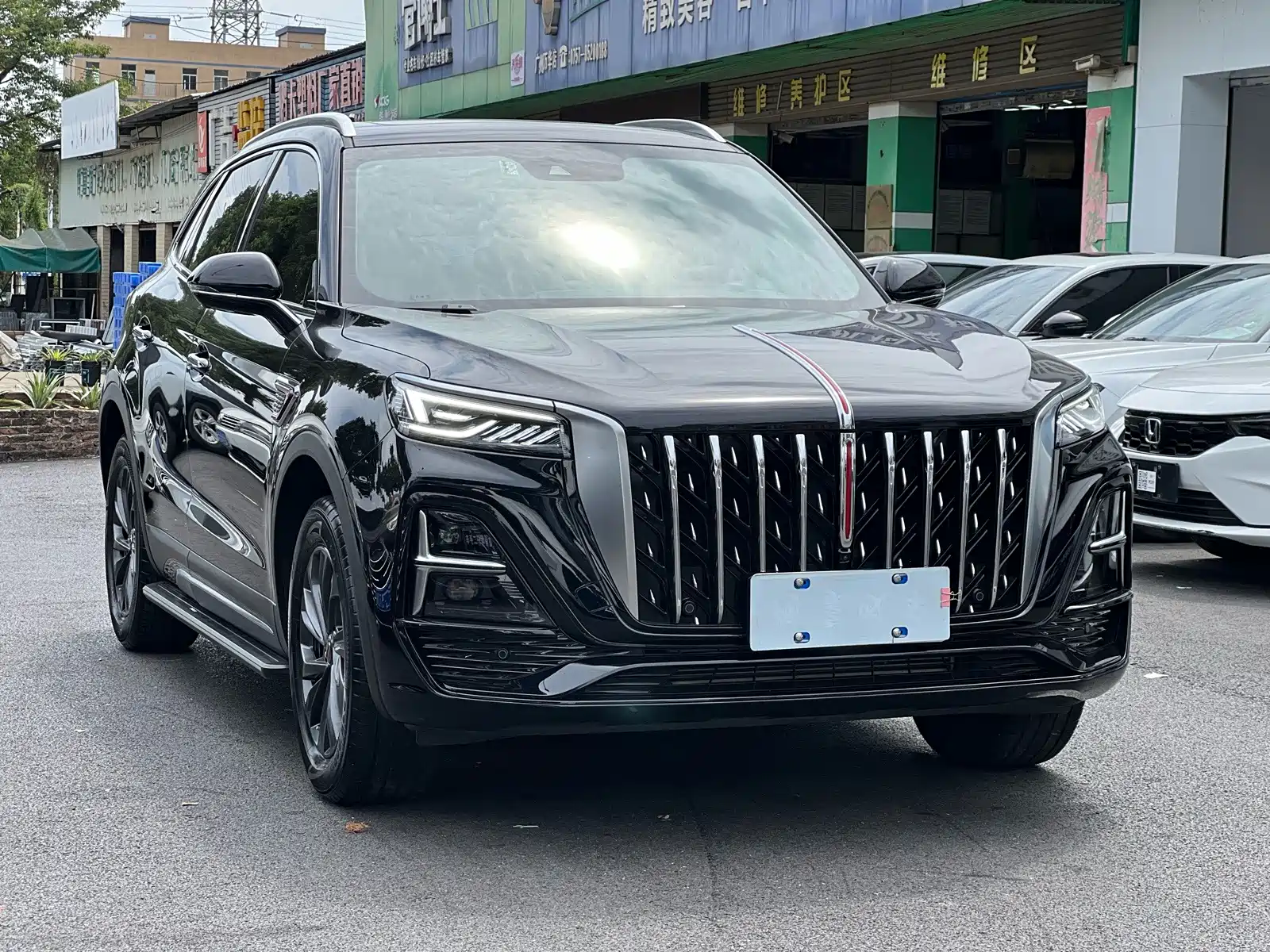 Фото 1 - Hongqi HS5