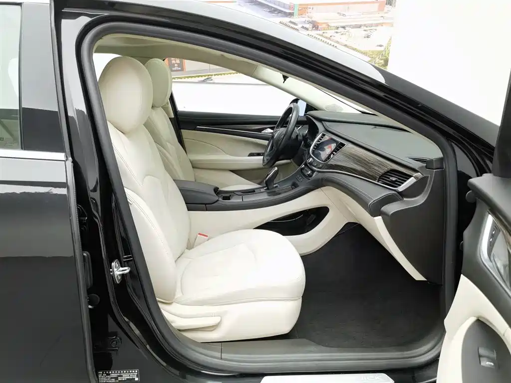 Buick LaCrosse 2019 28T Elite Edition фото 23