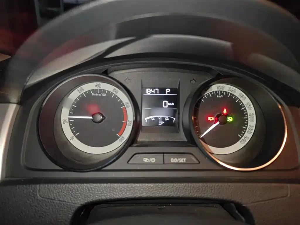 Škoda Skoda Rapid Spaceback 2018 1.6L Automatic Comfort фото 4