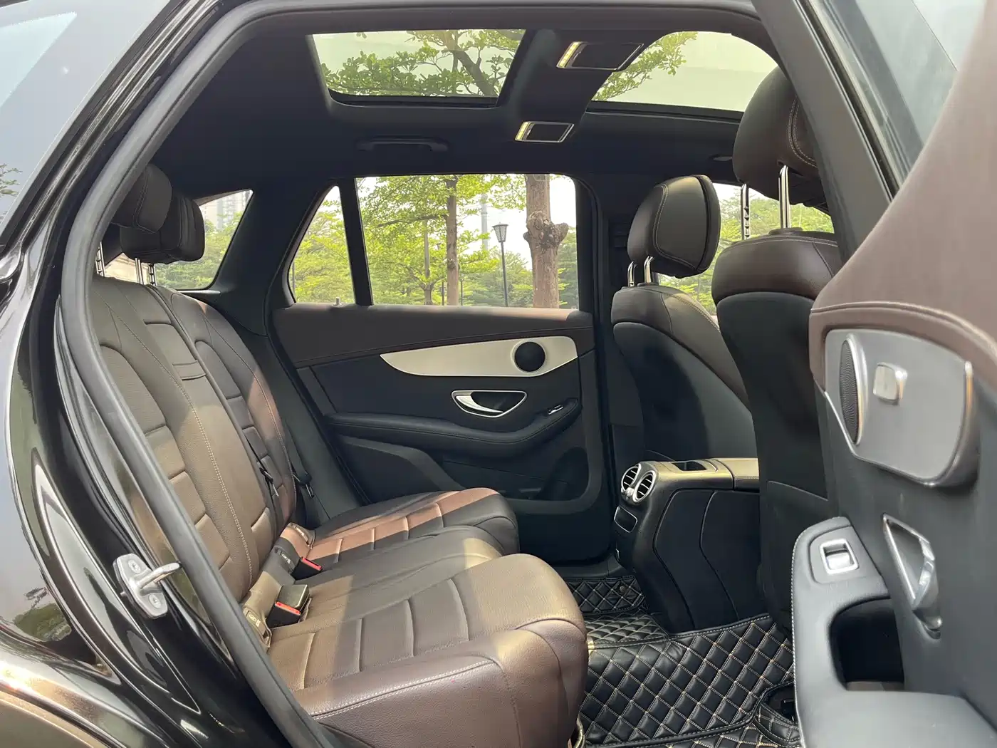 Mercedes-Benz GLC 2021 GLC 260 L 4MATIC Sporty фото 14