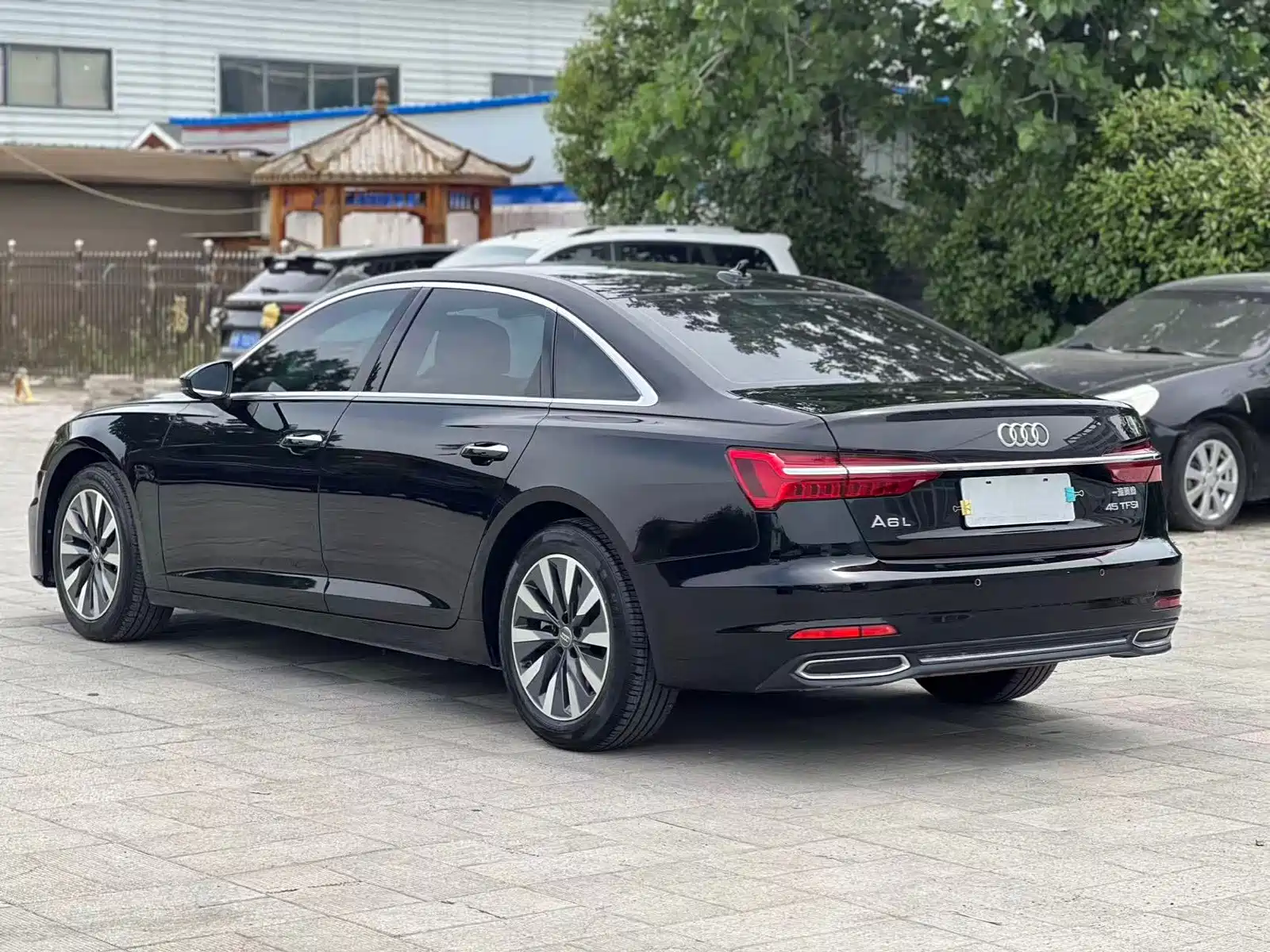 Фото 8 - Audi A6L