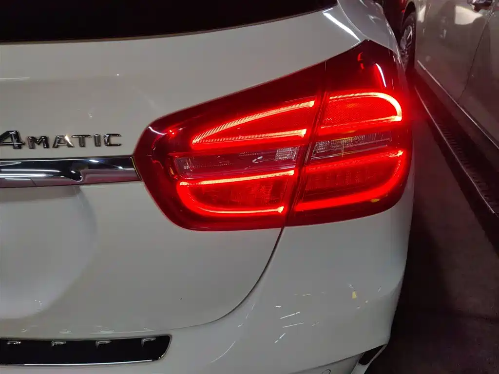 Mercedes-Benz GLA 2015 GLA 260 4MATIC Sport фото 8