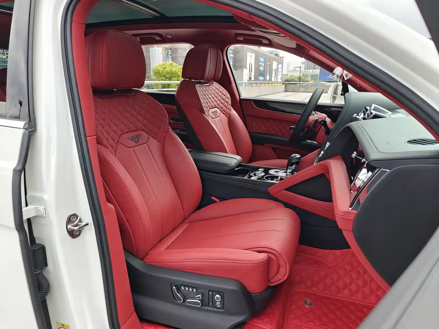 BENTLEY TIMYUE PLUG IN HYBRID