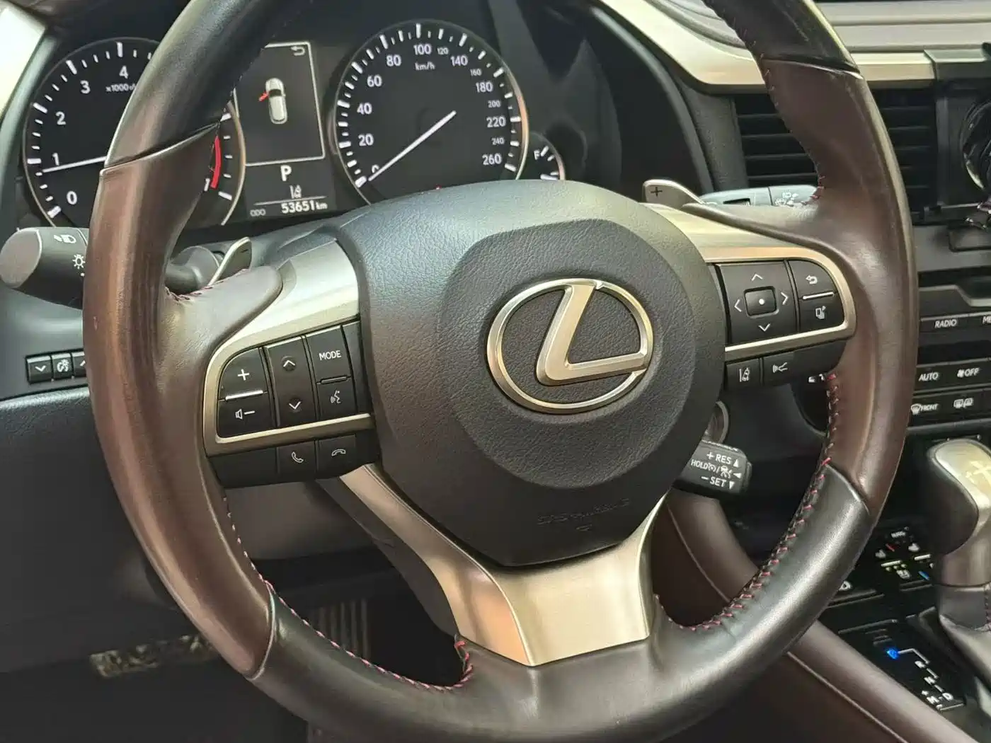 Фото 3 - Lexus RX