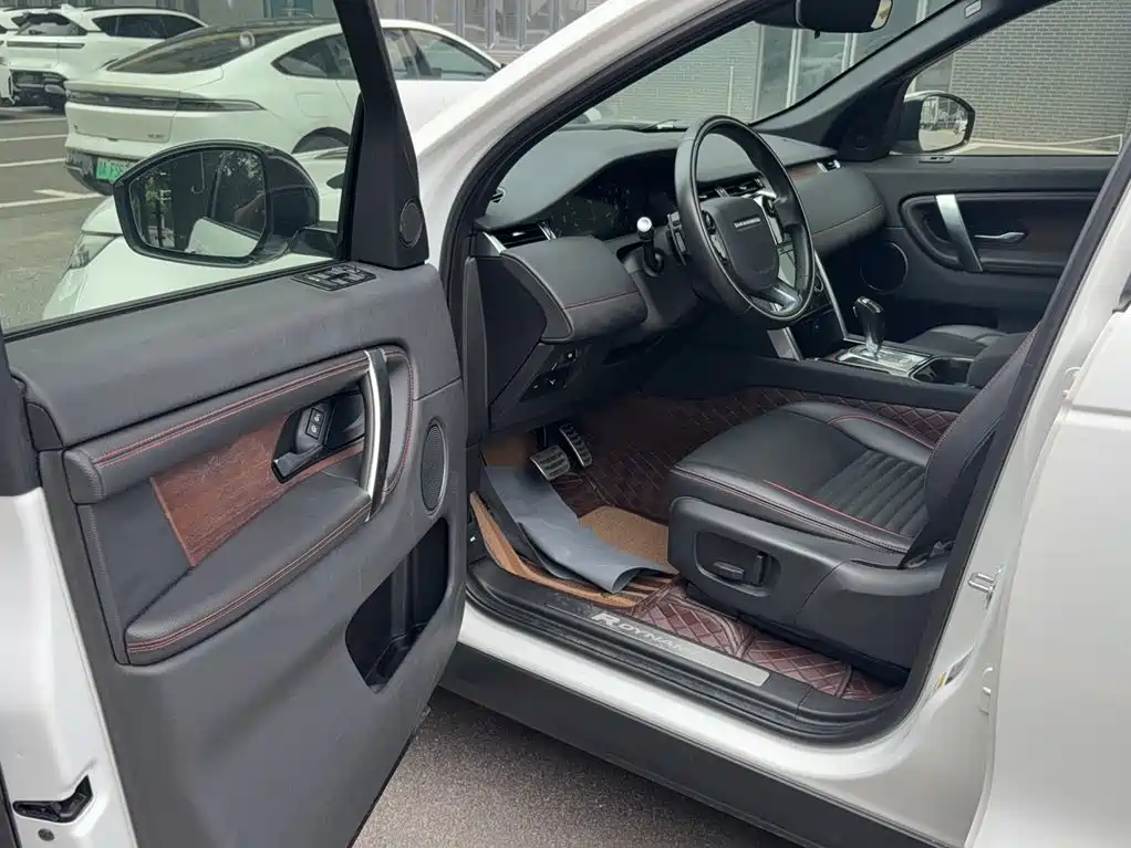 Фото 10 - Land Rover Discovery Sport