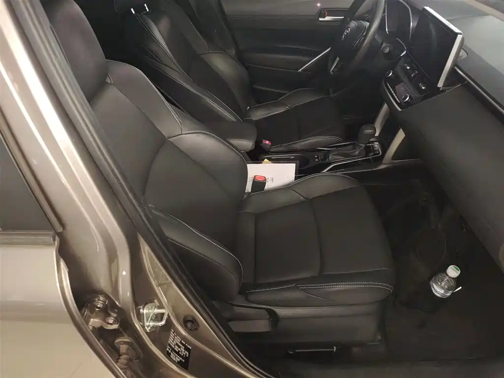 Toyota Frontlander 2022 2.0L CVT Luxury PLUS Edition фото 25