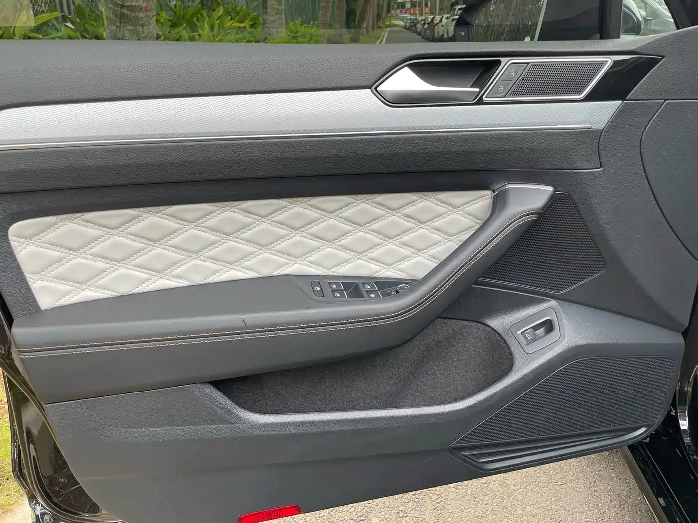 Volkswagen Magotan 2024 2 Million Units Public Sharing Edition 330TSI DSG Luxury фото 11
