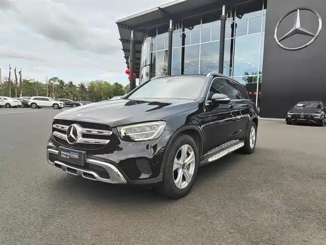 MERCEDES-BENZ GLC
