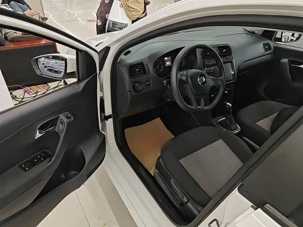 Volkswagen Polo 2018 1.5L Auto Safe Drive фото 16