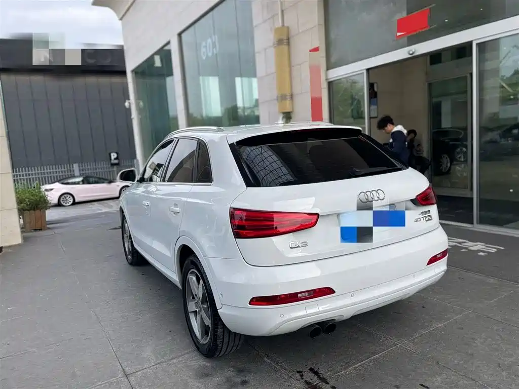 Audi Q3 2013 40 TFSI quattro Luxury Model фото 8