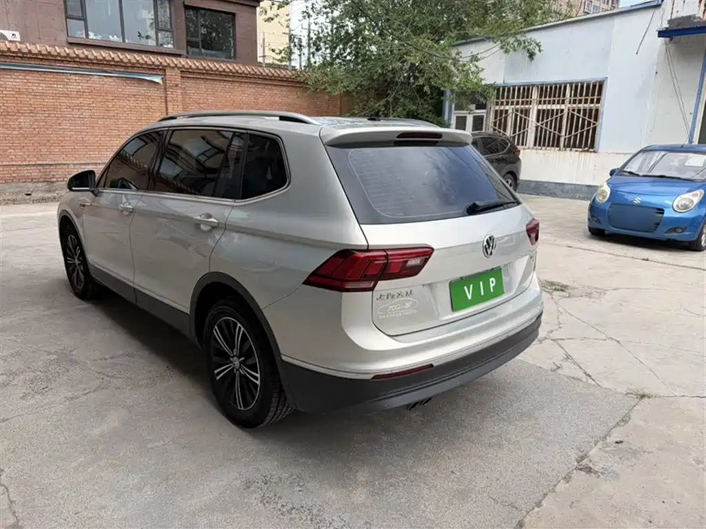 Volkswagen Tiguan L 2019 330TSI Automatic 2WD Panorama Comfort Edition China VI фото 6
