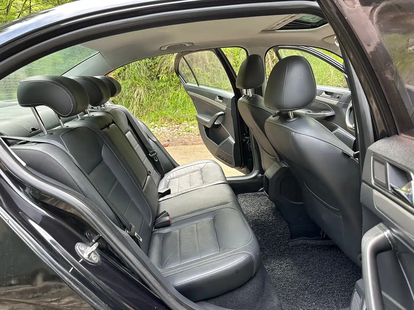 Volkswagen Lavida 2015 1.6L Automatic Comfort Edition фото 15
