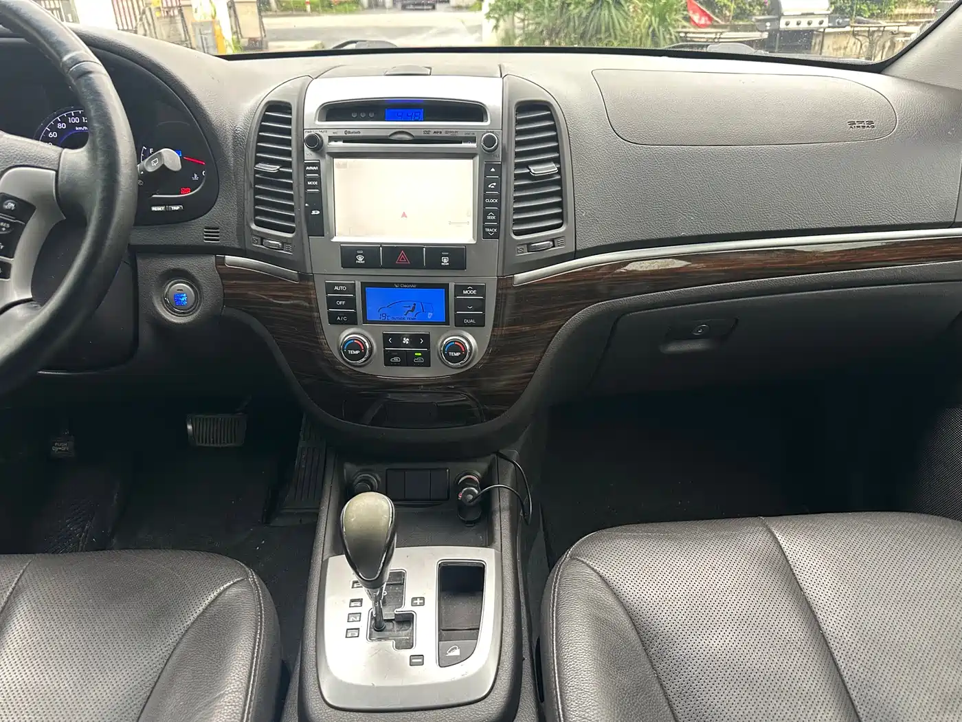 Hyundai Santa Fe Classic 2011 2.4 Premium 7-seat 2WD фото 21