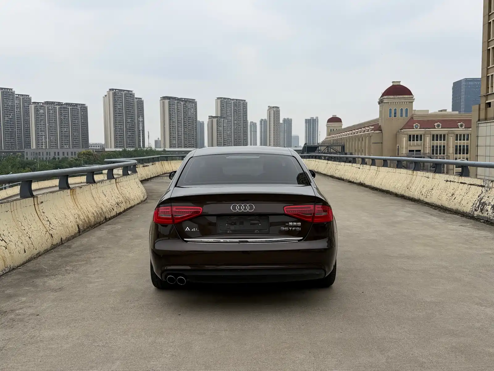 صورة 14 - Audi A4L