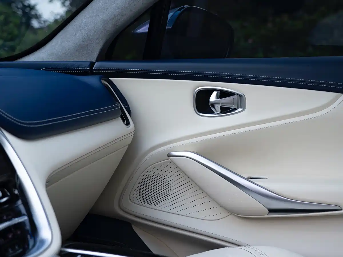 Aston Martin DBX 2022 2022 4.0T V8