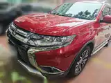 Photo 1 - Mitsubishi Outlander