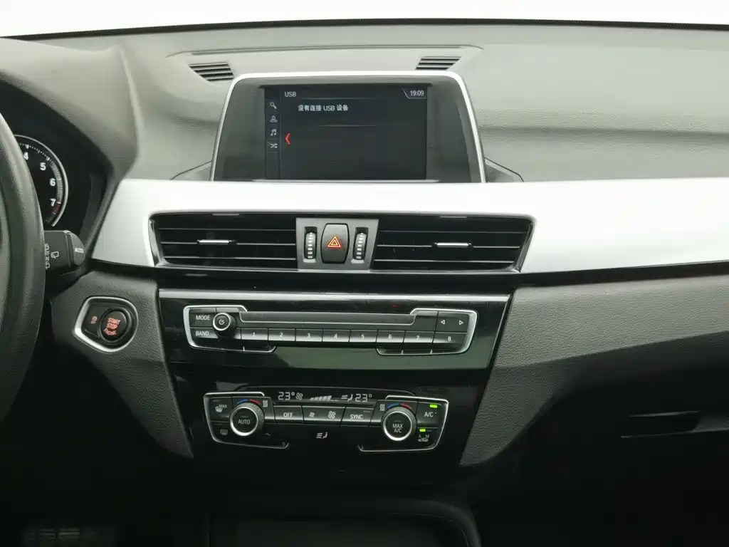 Photo 12 - BMW X1