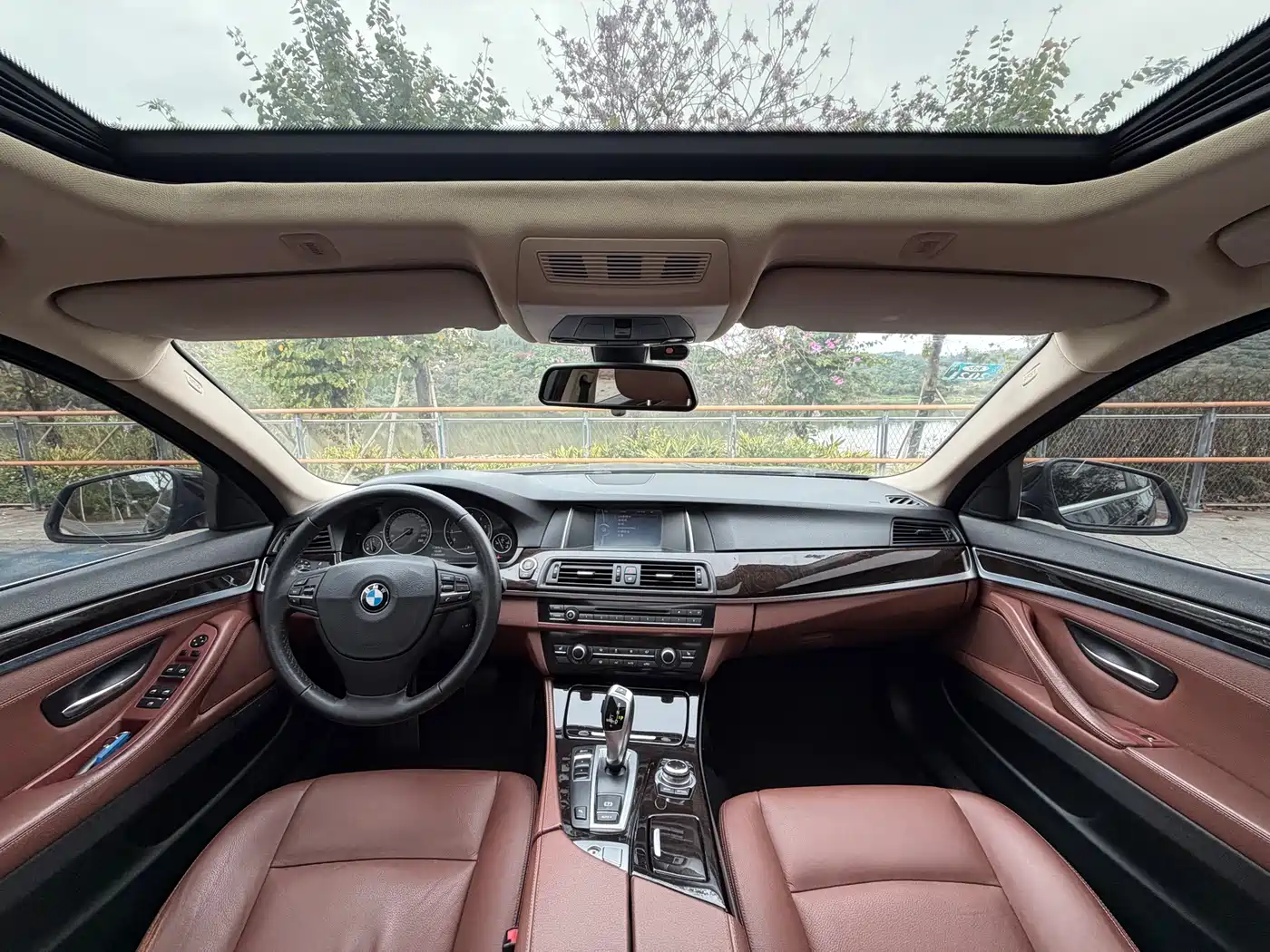 BMW 5 Series 2014 525Li Leading фото 6