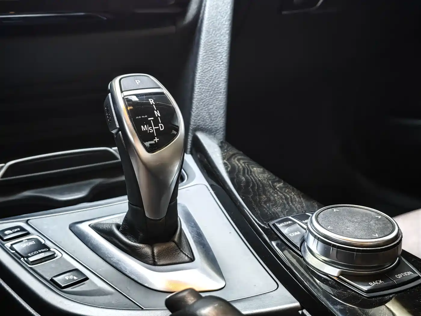 BMW 3 Series 2018 320Li M Sport Black Night Edition фото 10