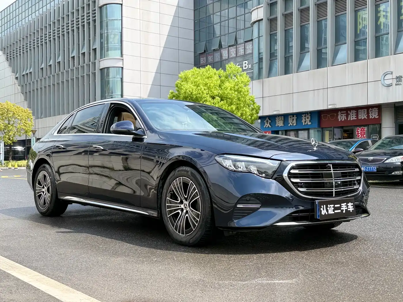 Mercedes-Benz E-Class 2024 Model E 260 L фото 3