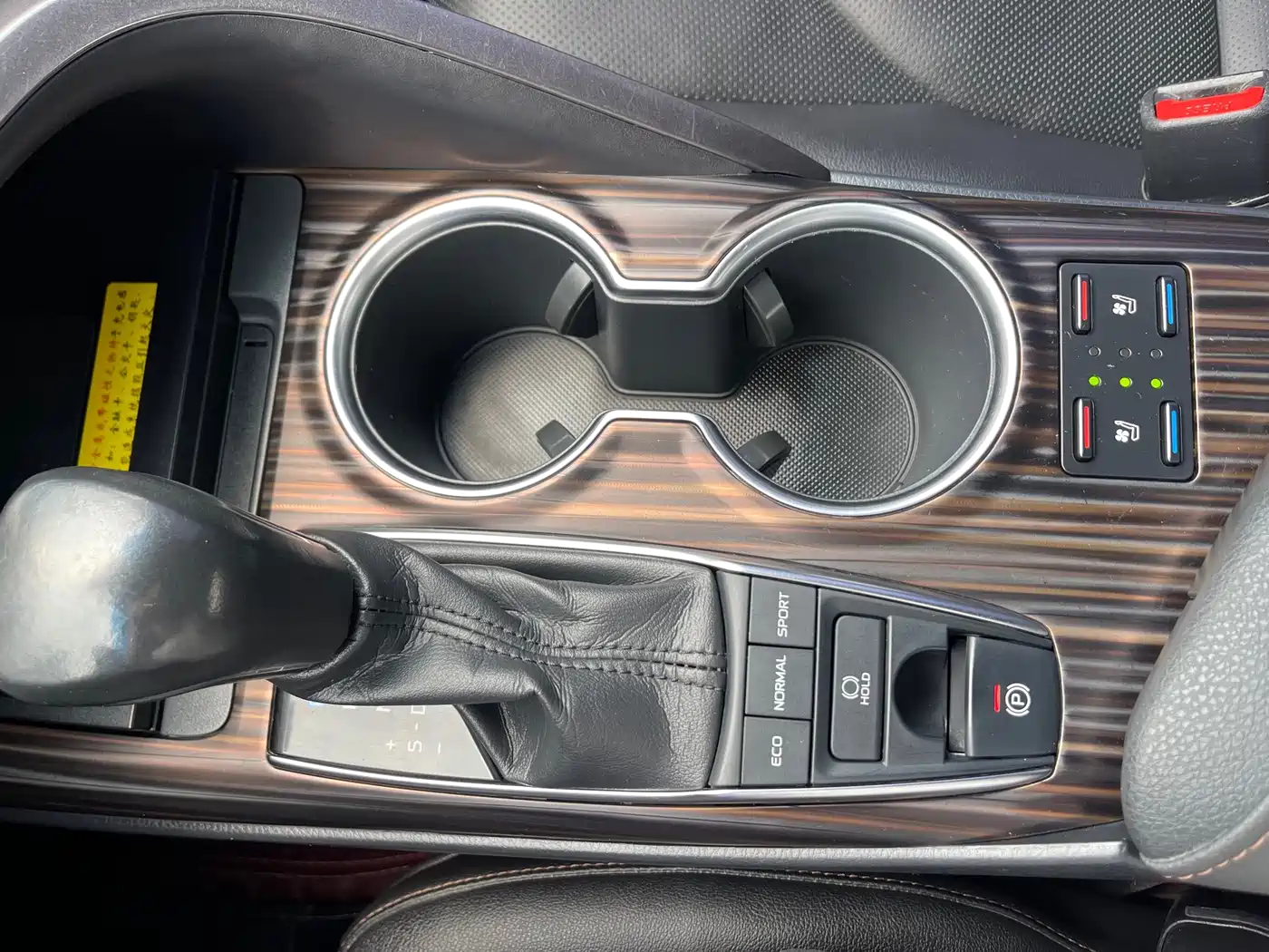 Toyota Camry 2018 2.5Q Flagship Edition фото 24