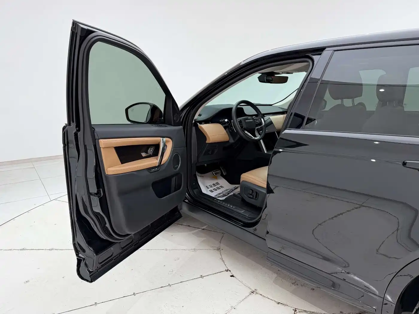 Land Rover Discovery Sport 2025 249PS Exploration Special Edition фото 13