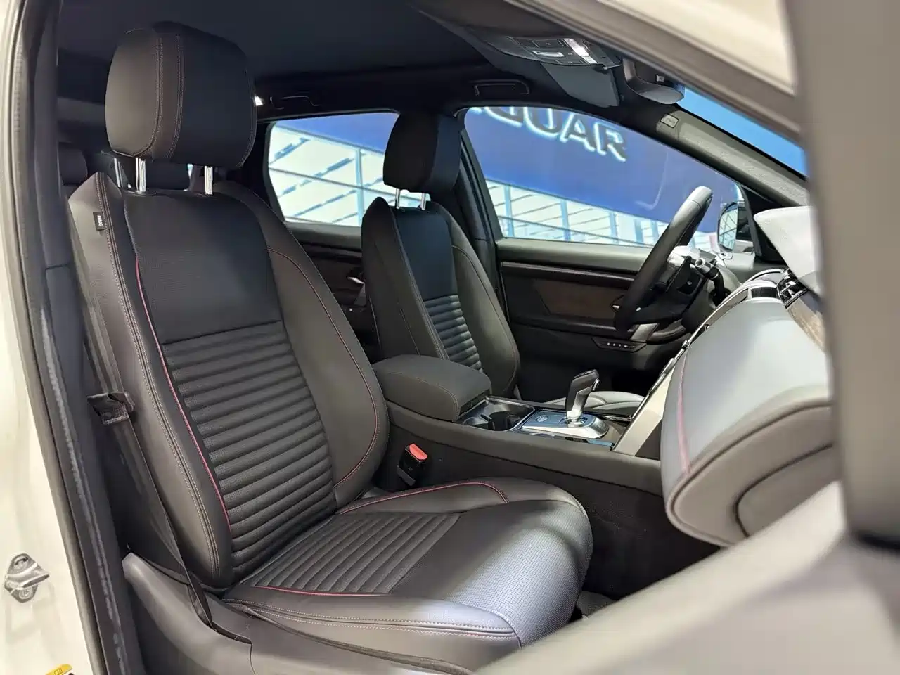LAND ROVER DISCOVER NEW ENERGY SOURCES FOR SPORTS