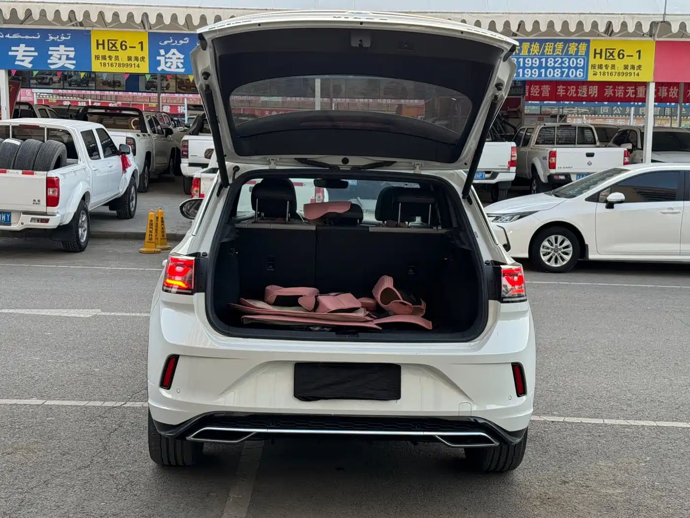 VOLKSWAGEN T ROC EXPLORING SONGS