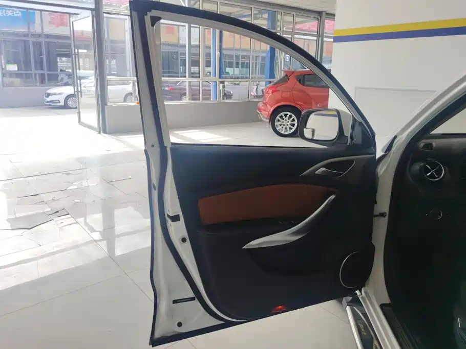 Фото 7 - BYD Song